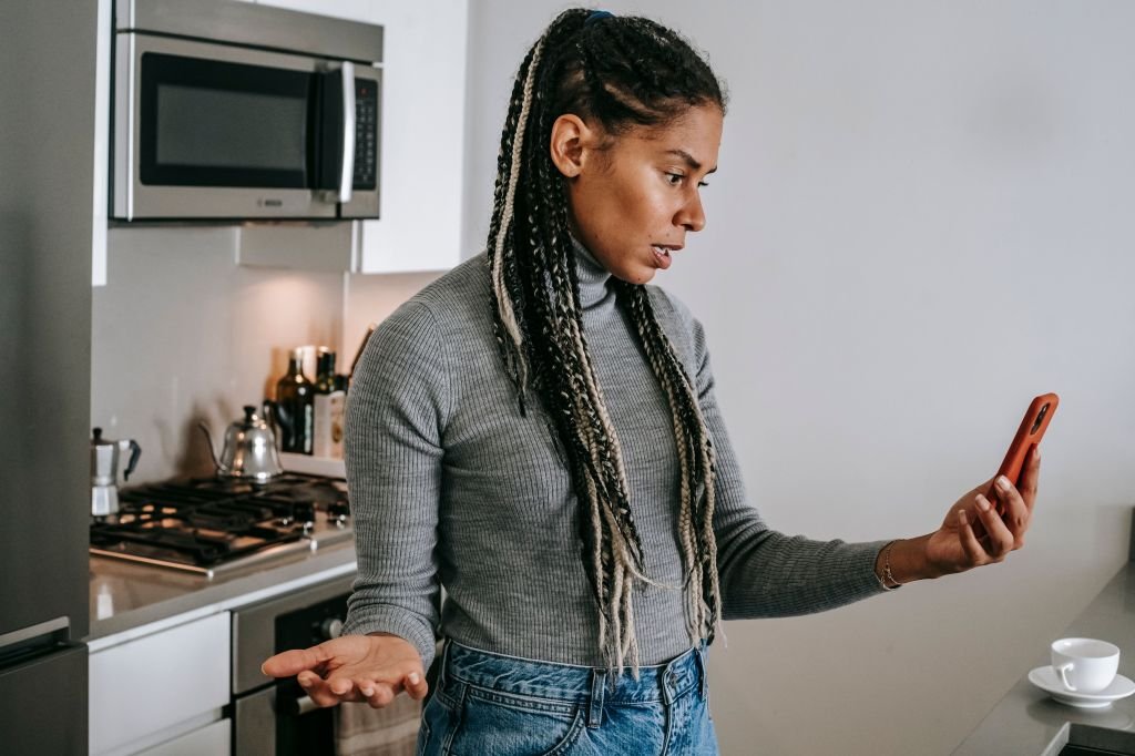 Does Income Affect Your Credit Score? Here’s The Truth